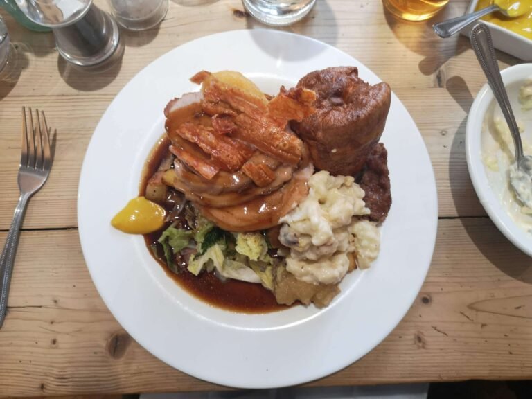 sunday lunch roast dinner norfolk boars spooner row